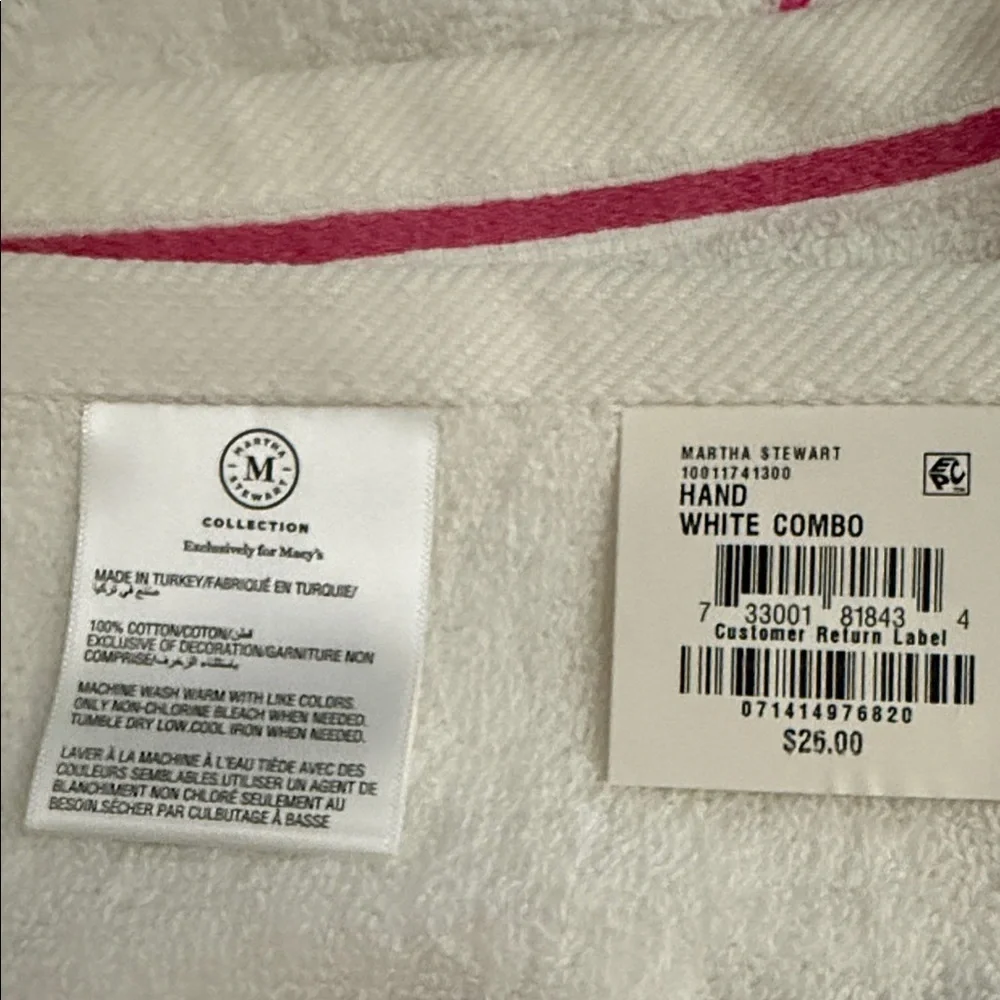 Martha Stewart Set of 2 Pink and White Love hand Towels